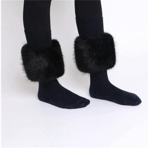 FAUX Fur Wrist Cuffs- Winter Furry Bands Black Fox